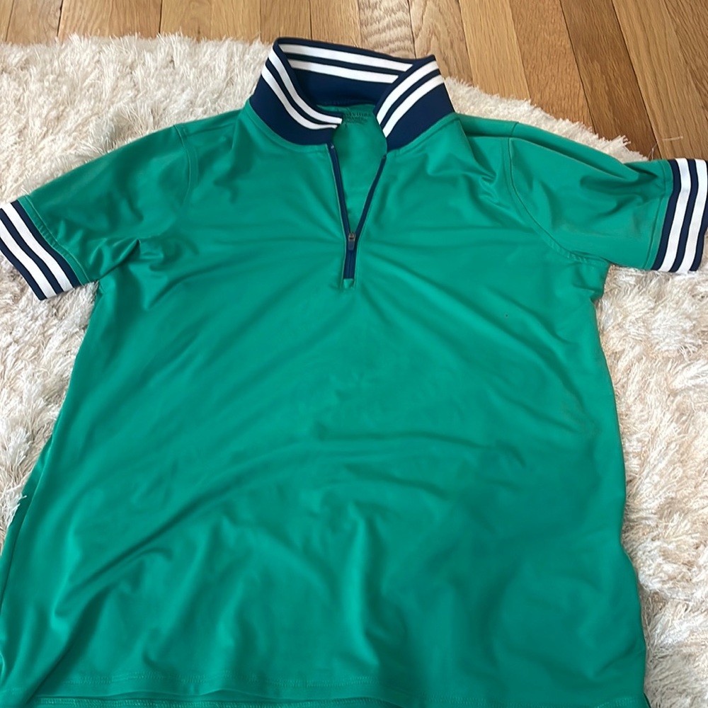Vineyard vines polo golf shirt like new great condition soft and stretchy